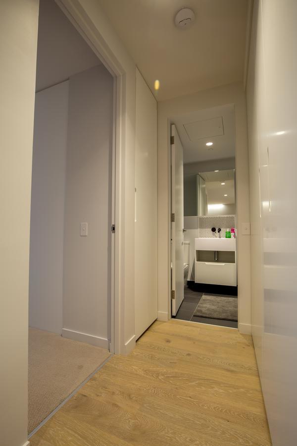 Light Tower Apartment Melbourne Exterior photo